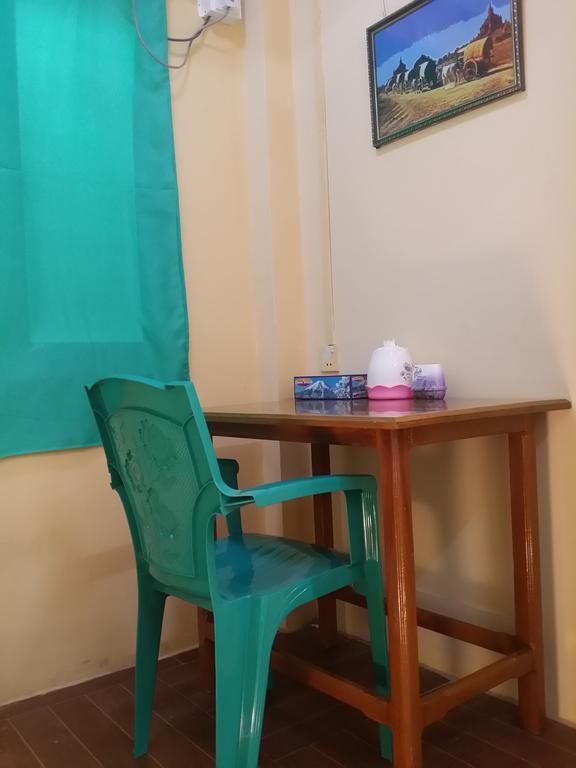 T Venus Hostel Γιανγκόν Δωμάτιο φωτογραφία