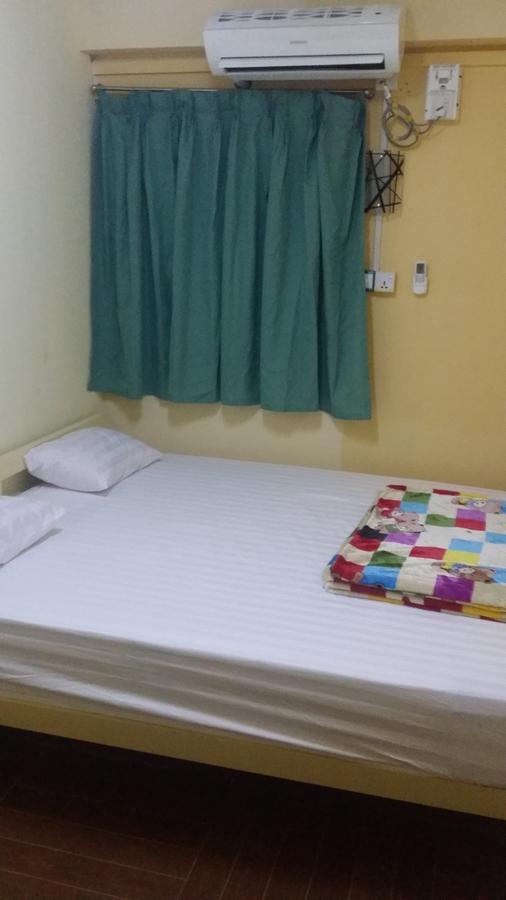 T Venus Hostel Γιανγκόν Δωμάτιο φωτογραφία