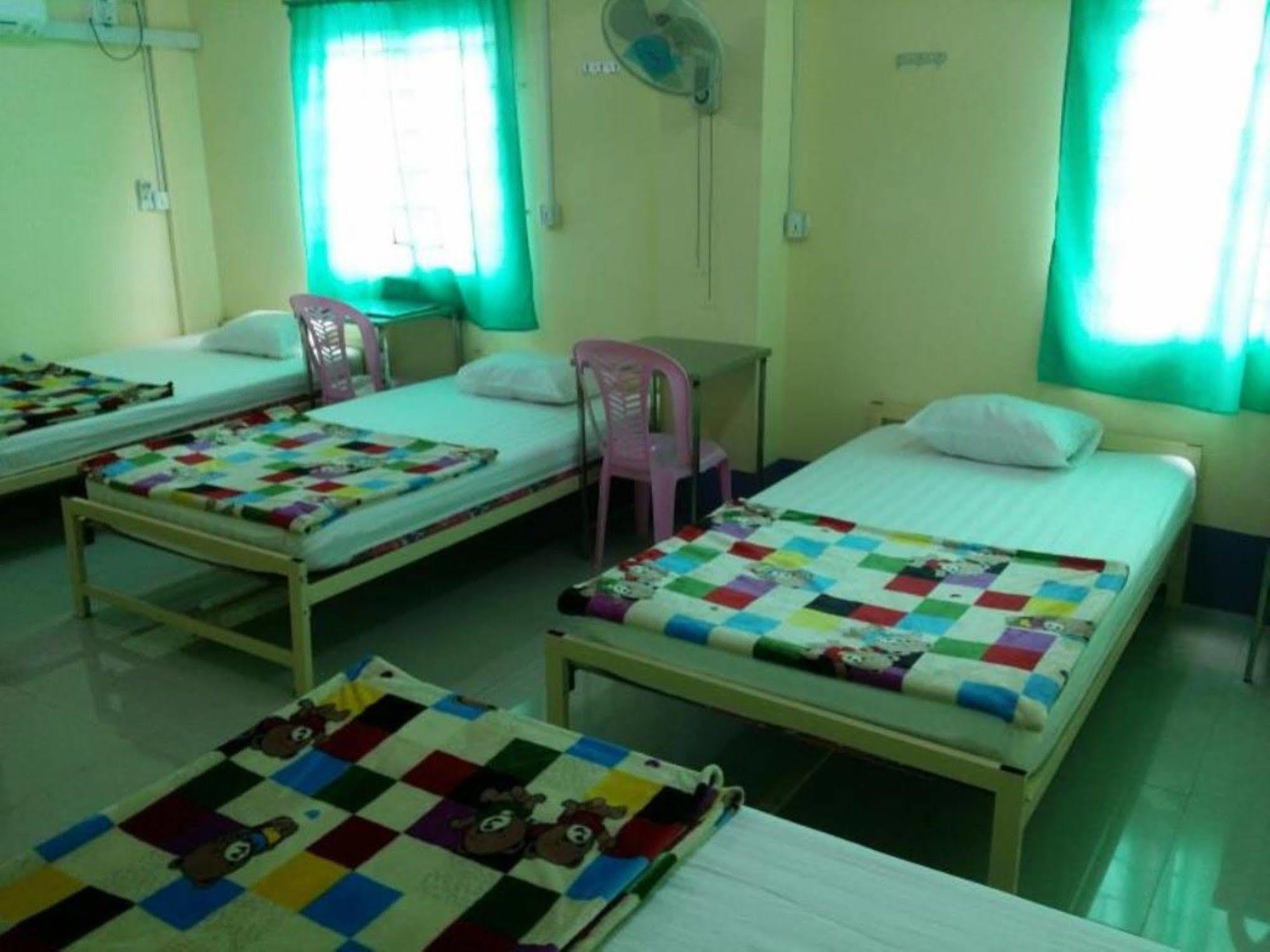 T Venus Hostel Γιανγκόν Εξωτερικό φωτογραφία